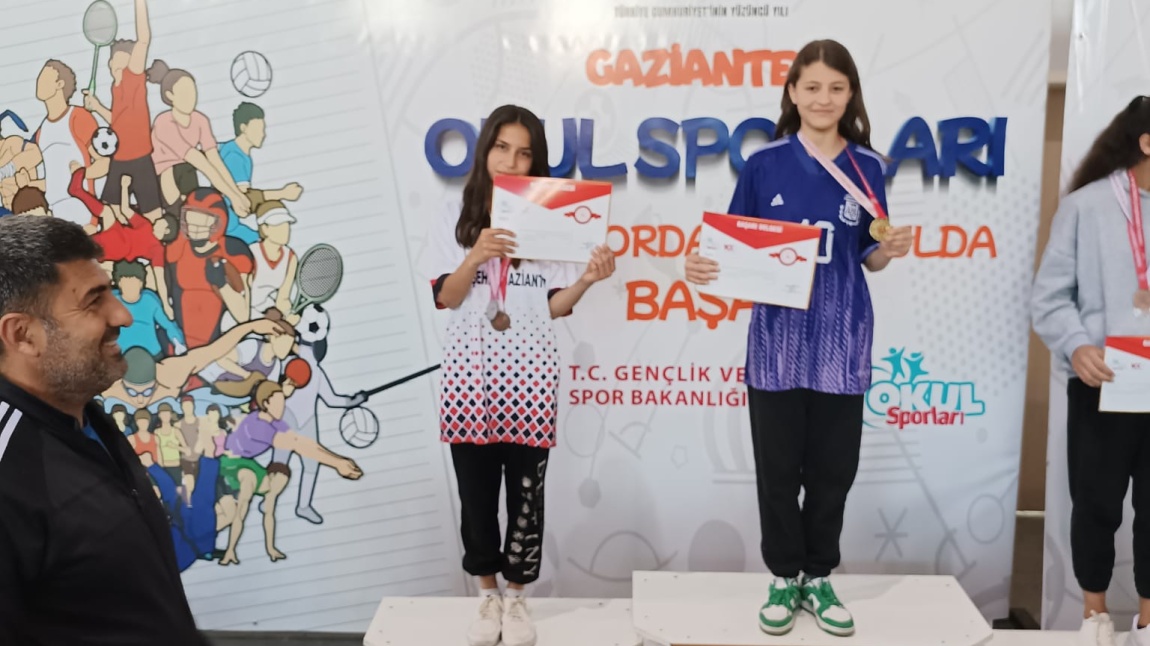 Spor Tırmanışı Yıldızlar Kız Ferdi Kategori Gaziantep il 2'ncisi Irmak VURAL