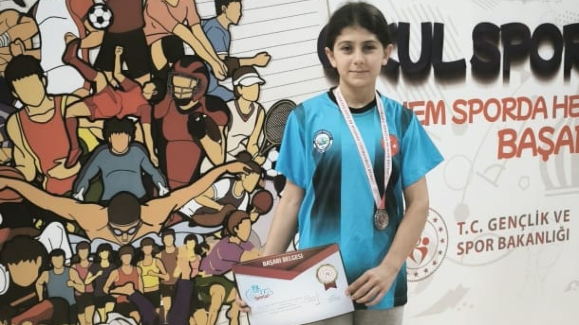 Bilek Güreşi Bölge 2.'si Tuana GÜNDOĞDU 